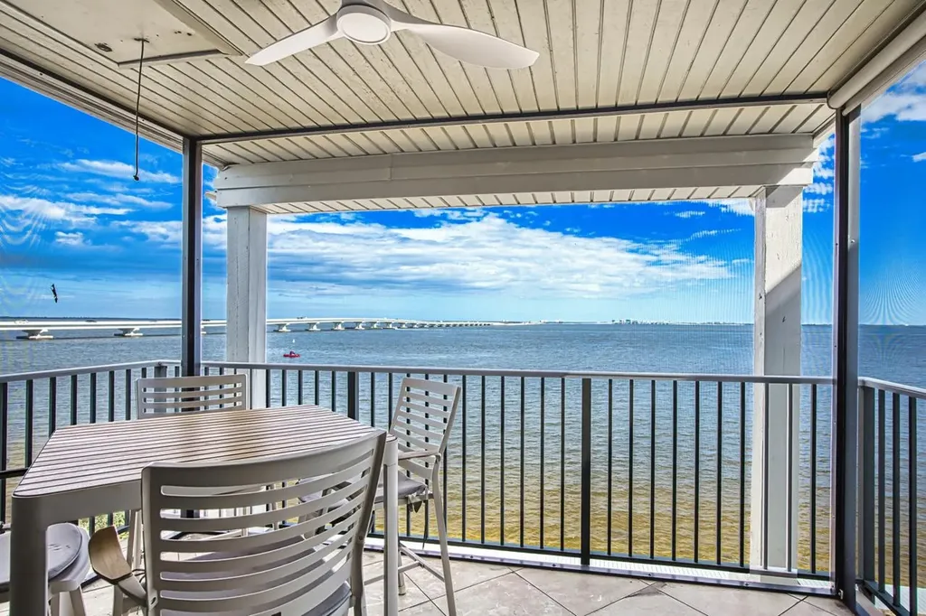 760 Sextant Drive Sanibel FL 33957