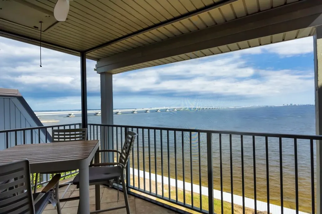 760 Sextant Drive Sanibel FL 33957