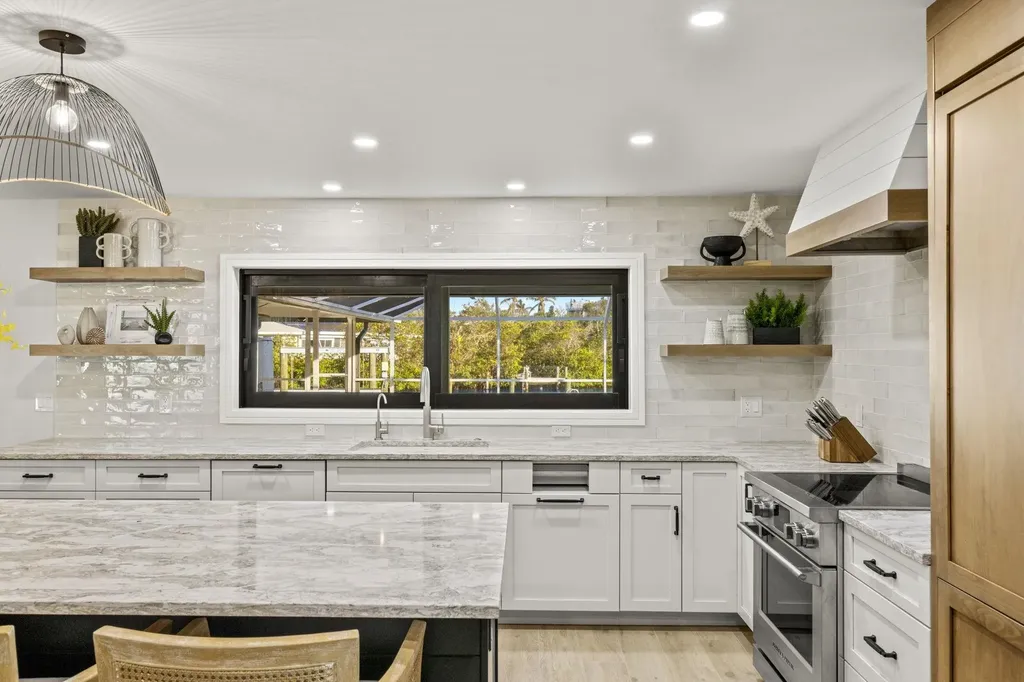 930 Kings Crown Drive Sanibel FL 33957