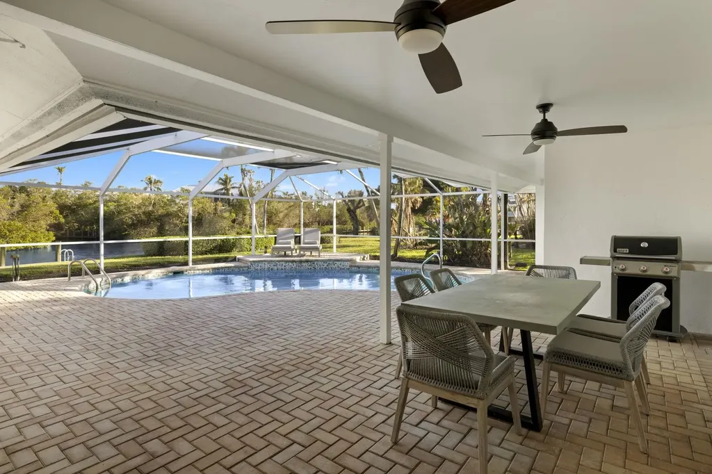 930 Kings Crown Drive Sanibel FL 33957