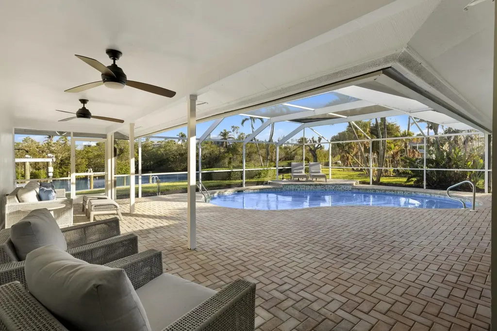 930 Kings Crown Drive Sanibel FL 33957