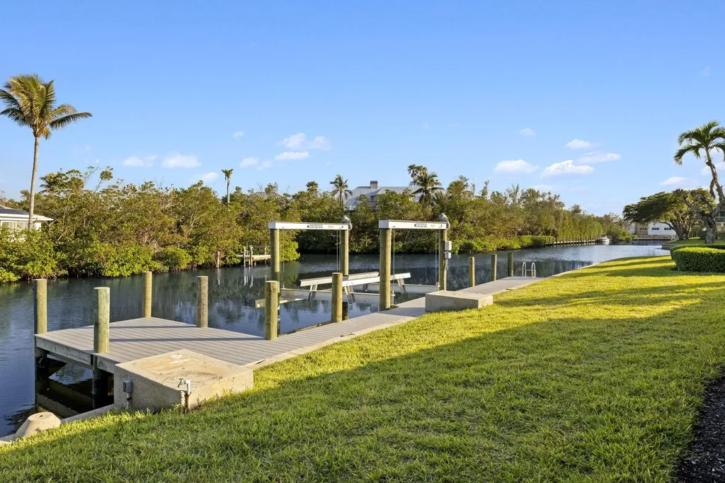 930 Kings Crown Drive Sanibel FL 33957