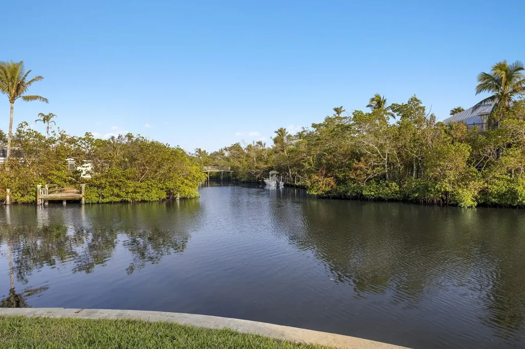 930 Kings Crown Drive Sanibel FL 33957