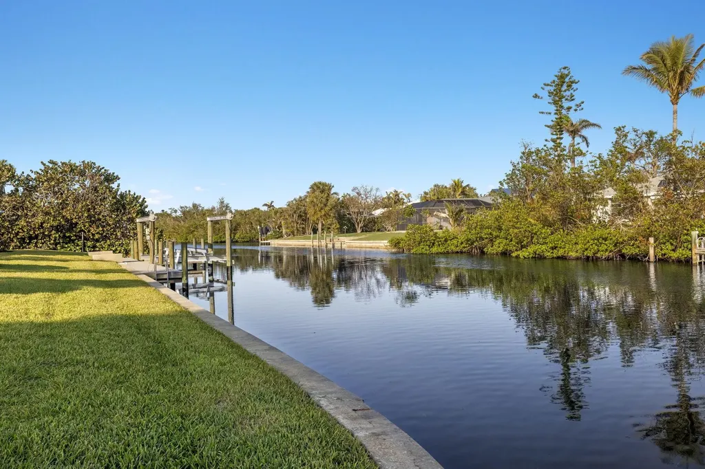 930 Kings Crown Drive Sanibel FL 33957