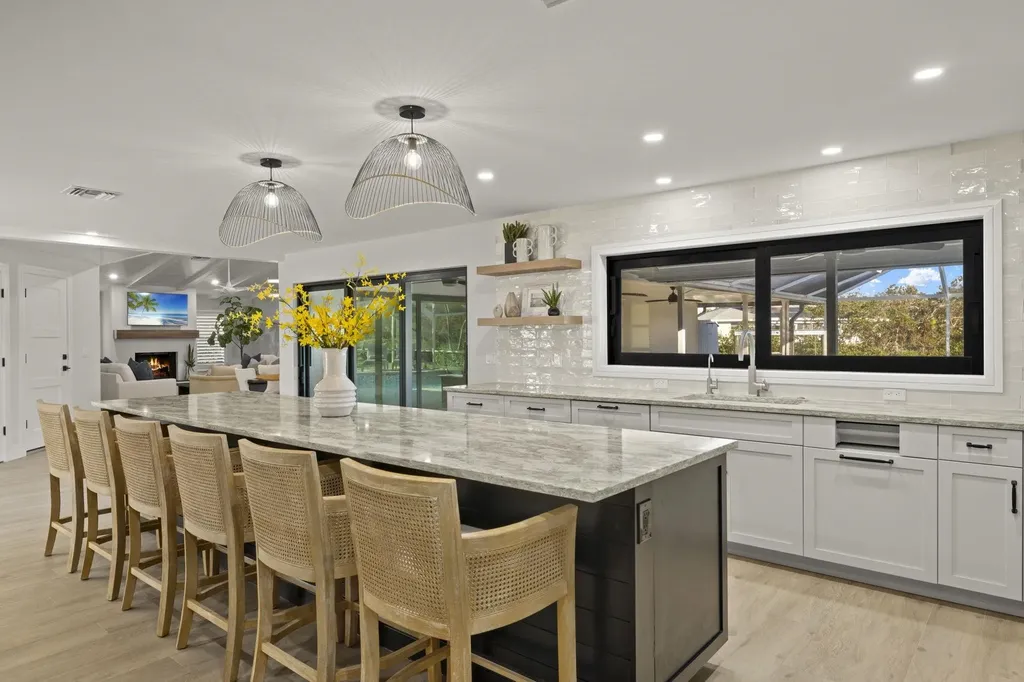 930 Kings Crown Drive Sanibel FL 33957