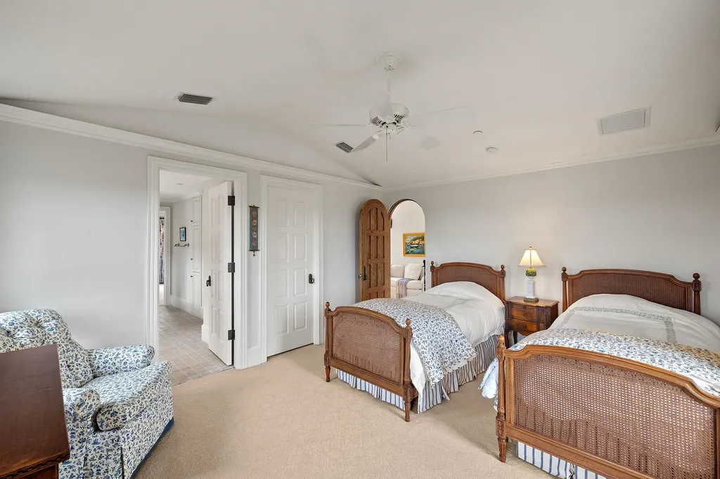 4972 Joewood Drive Sanibel FL 33957