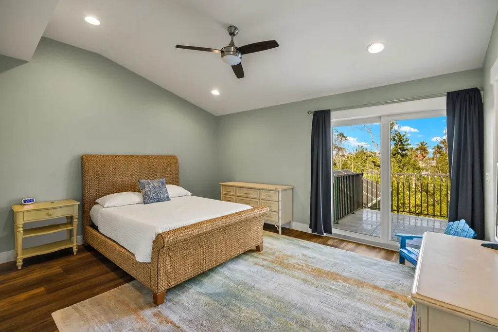 460 E Gulf Drive Sanibel FL 33957