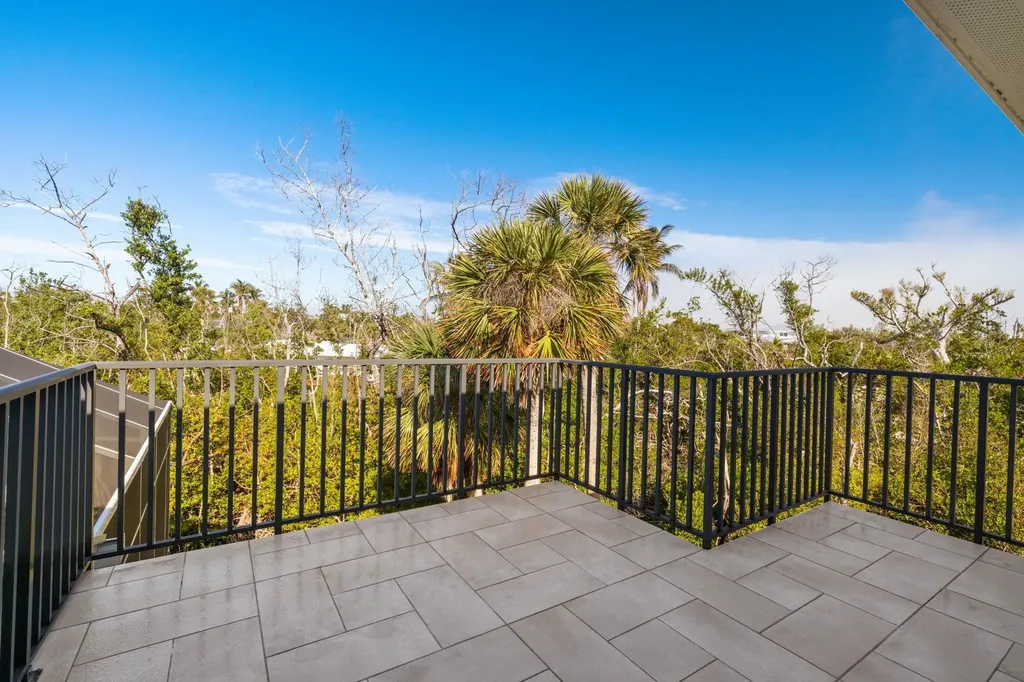 460 E Gulf Drive Sanibel FL 33957