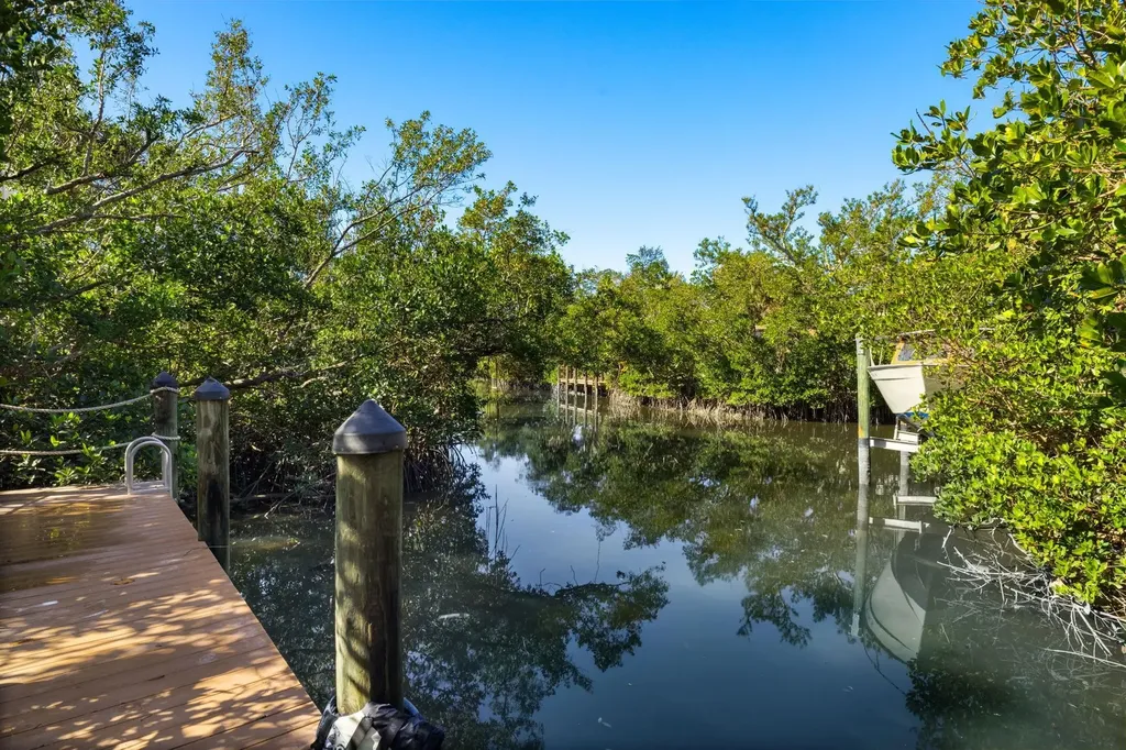460 E Gulf Drive Sanibel FL 33957