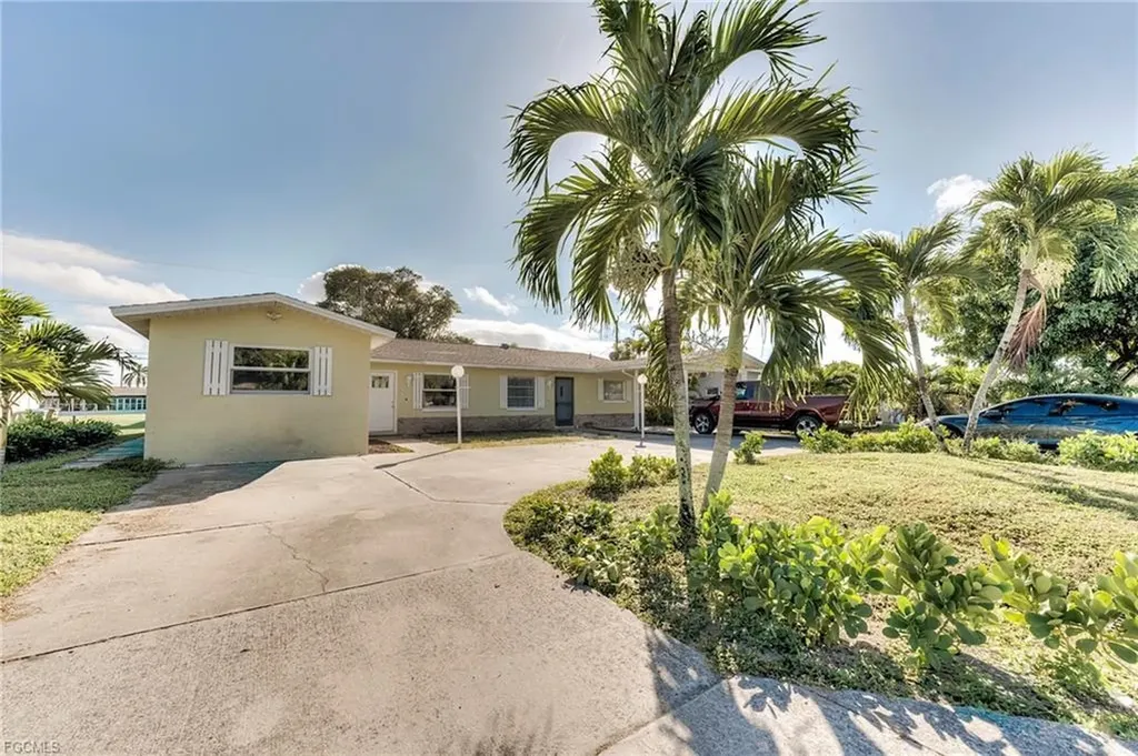 5227 Coronado Parkway Cape Coral FL 33904