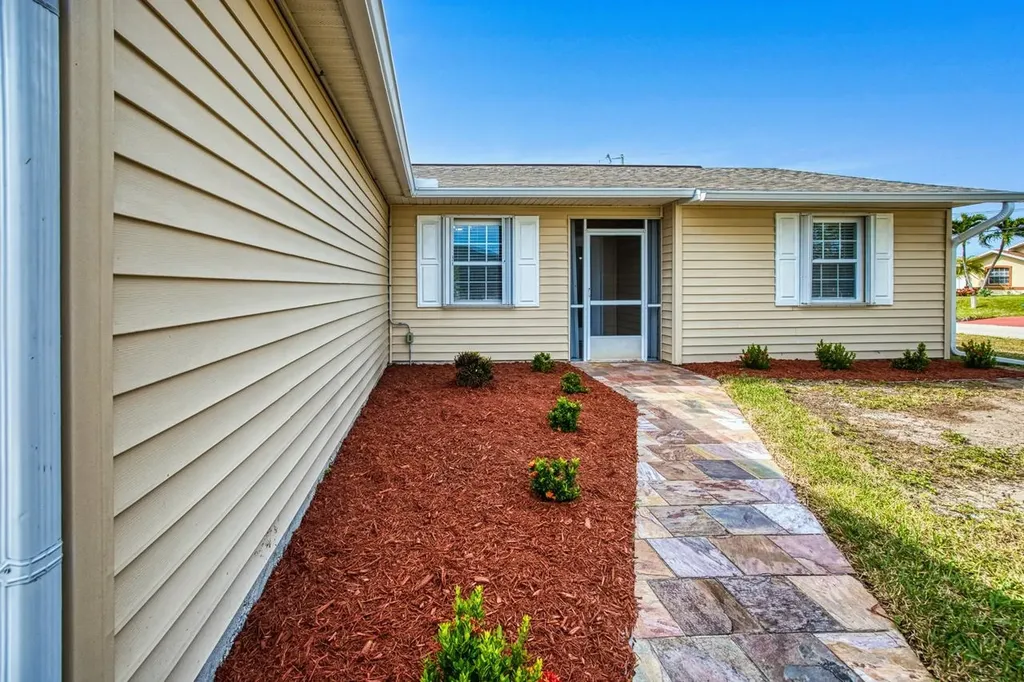 4022 SW 8th Place Cape Coral FL 33914