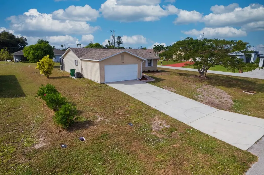 4022 SW 8th Place Cape Coral FL 33914