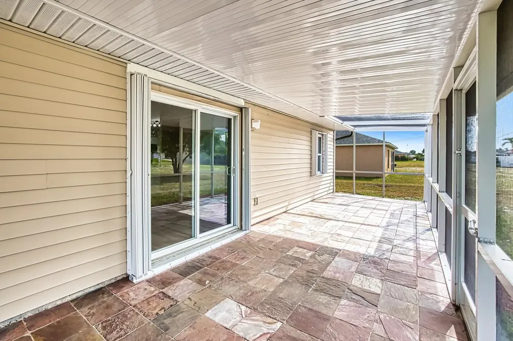 4022 SW 8th Place Cape Coral FL 33914