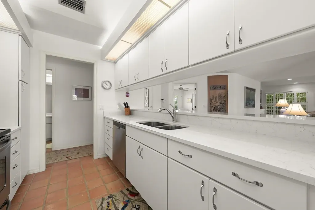 220 Daniel Drive Sanibel FL 33957