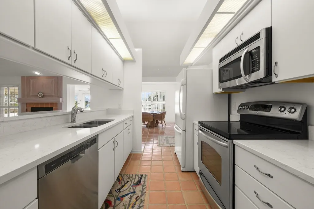 220 Daniel Drive Sanibel FL 33957