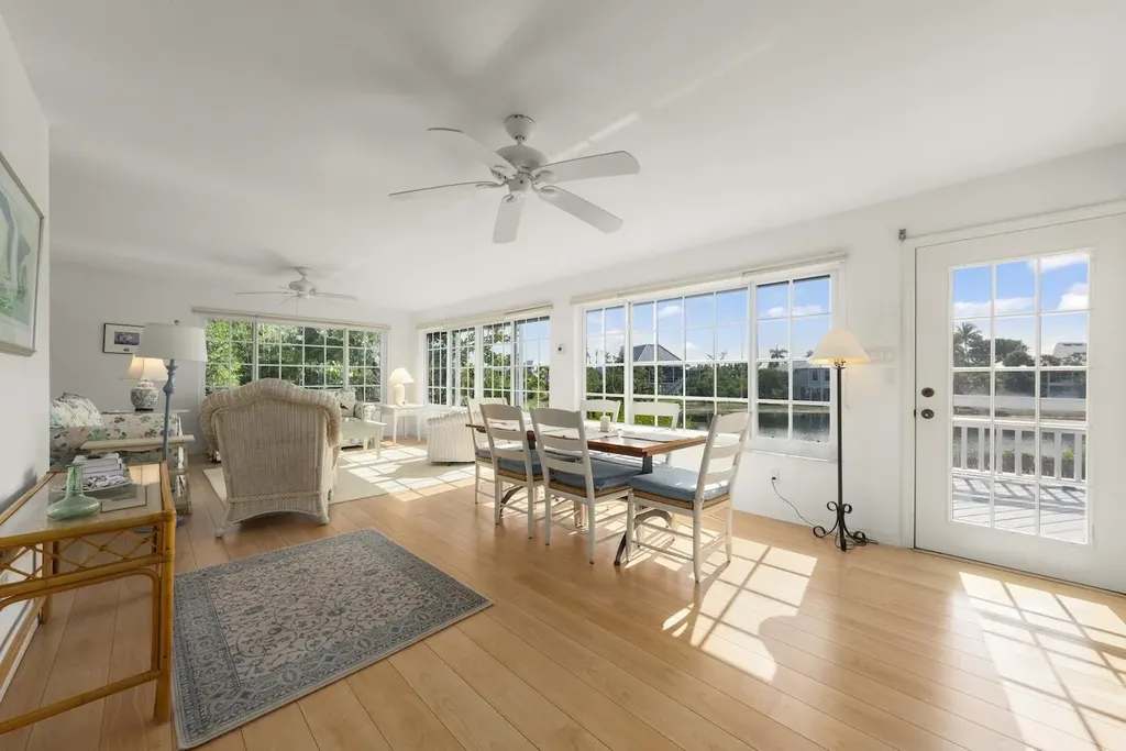 220 Daniel Drive Sanibel FL 33957