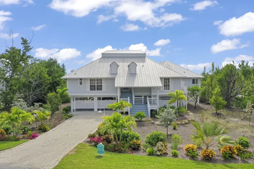 220 Daniel Drive Sanibel FL 33957