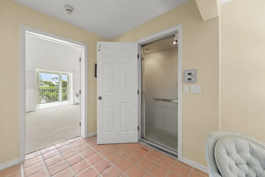 220 Daniel Drive Sanibel FL 33957
