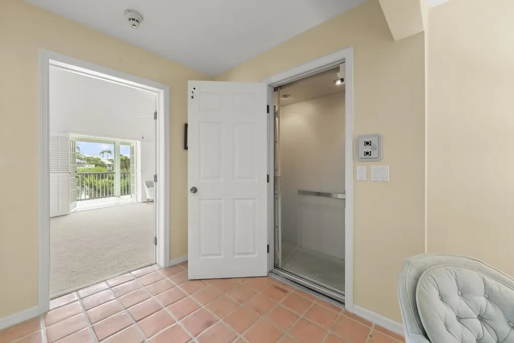 220 Daniel Drive Sanibel FL 33957