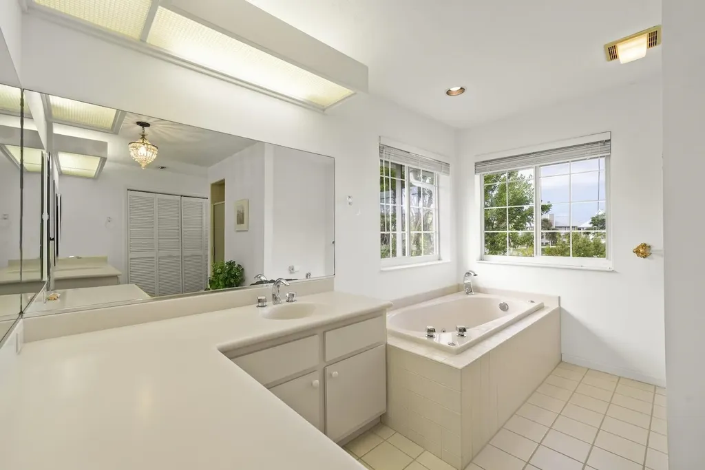 220 Daniel Drive Sanibel FL 33957