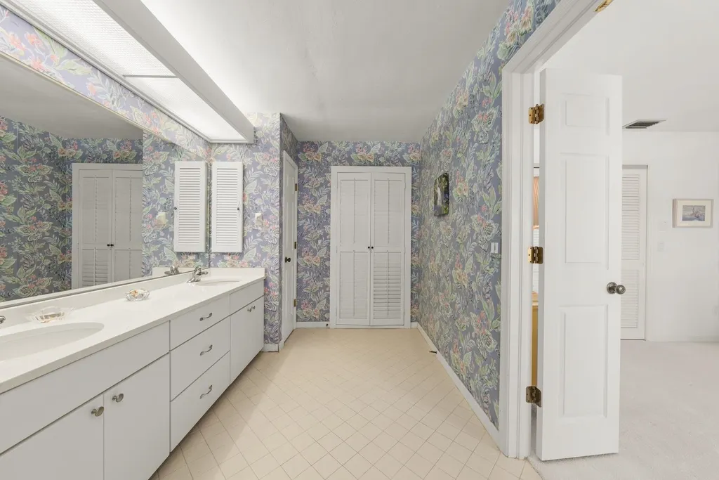 220 Daniel Drive Sanibel FL 33957