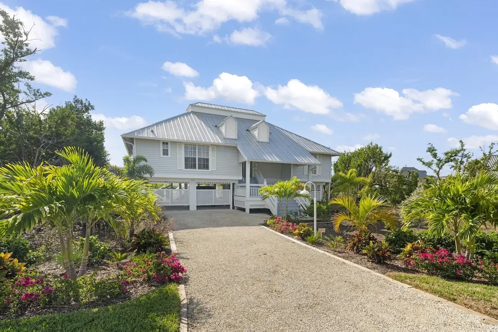 220 Daniel Drive Sanibel FL 33957