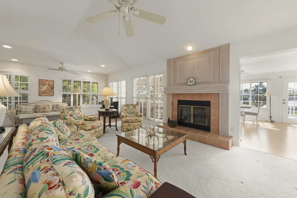 220 Daniel Drive Sanibel FL 33957