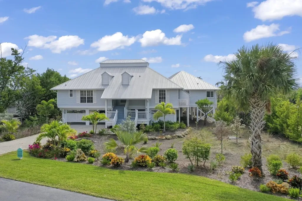 220 Daniel Drive Sanibel FL 33957