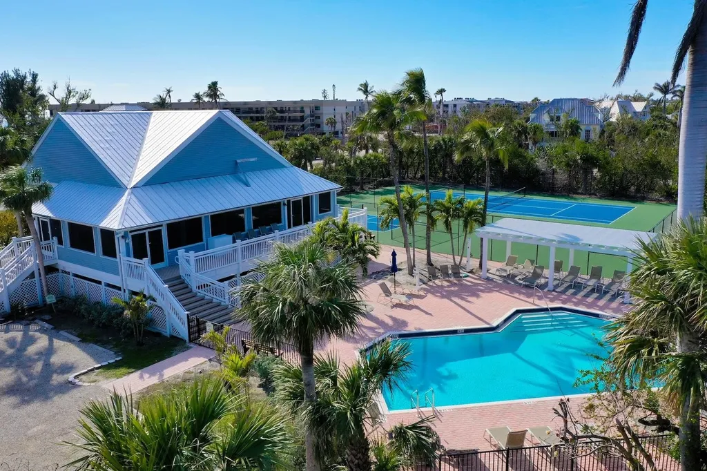 220 Daniel Drive Sanibel FL 33957