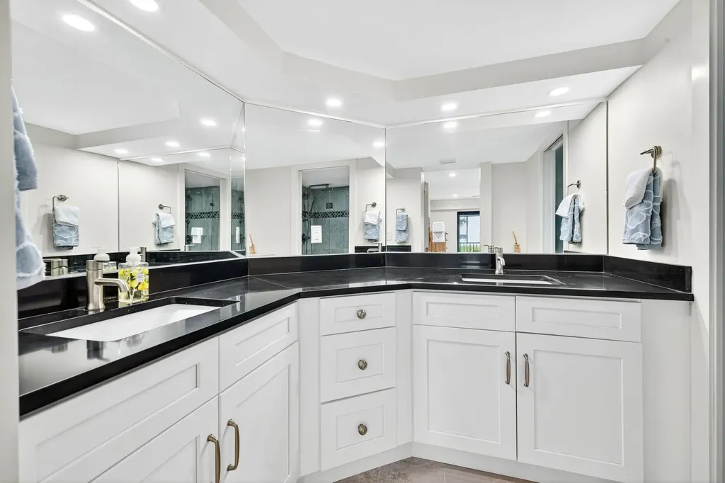 1795 Middle Gulf Drive Sanibel FL 33957
