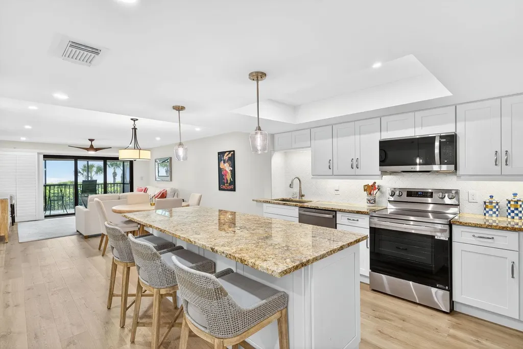 1795 Middle Gulf Drive Sanibel FL 33957