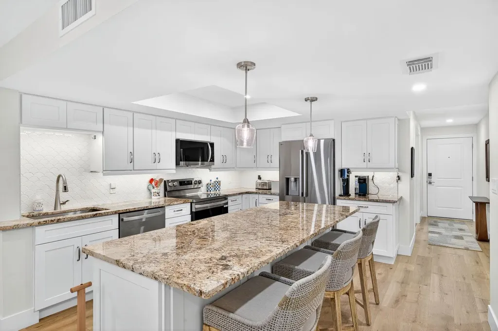 1795 Middle Gulf Drive Sanibel FL 33957