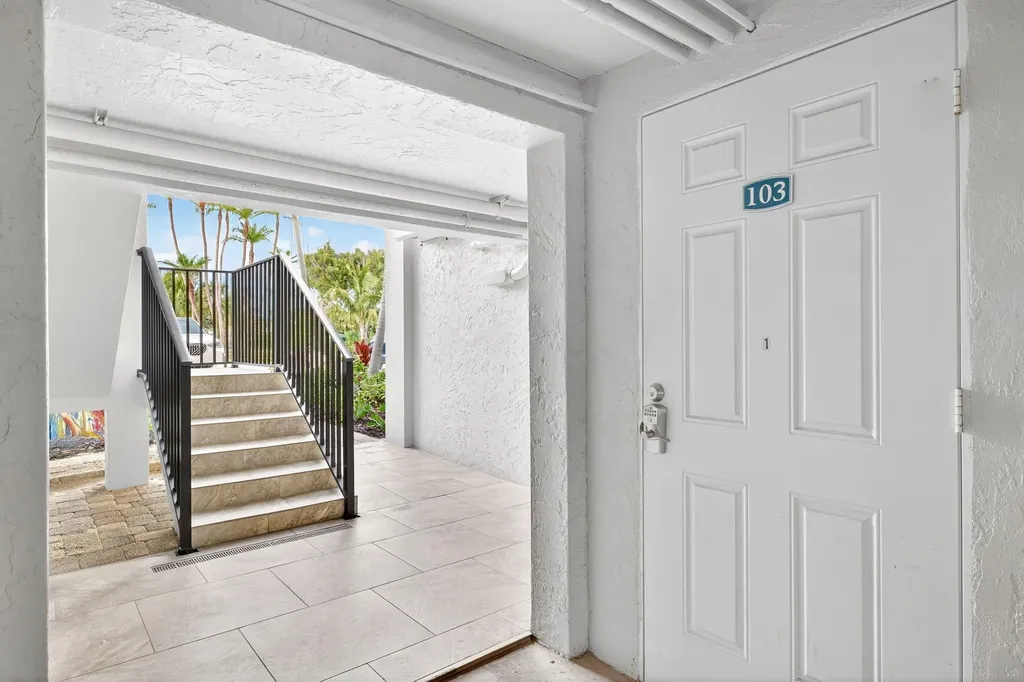 1795 Middle Gulf Drive Sanibel FL 33957