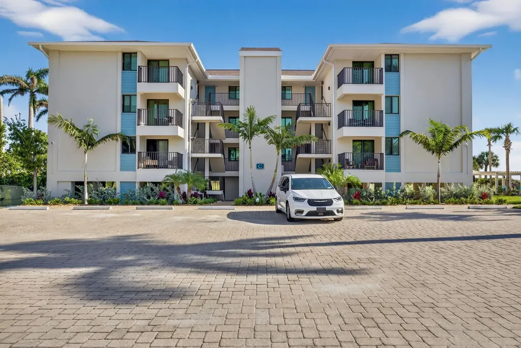 1795 Middle Gulf Drive Sanibel FL 33957