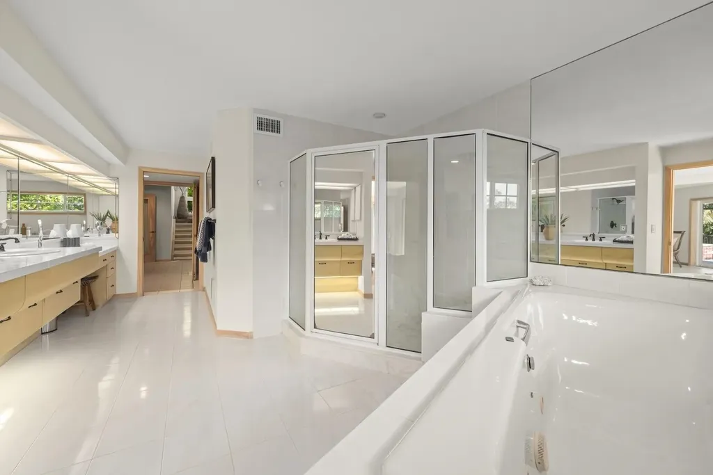 2451 Blind Pass Court Sanibel FL 33957