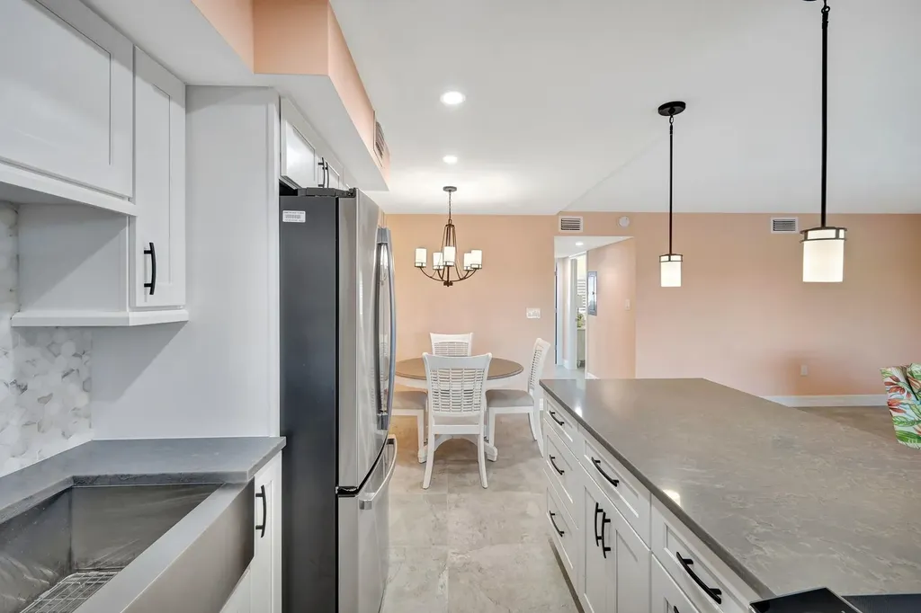 1610 Middle Gulf Drive Sanibel FL 33957