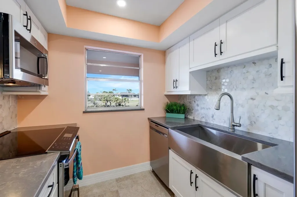 1610 Middle Gulf Drive Sanibel FL 33957