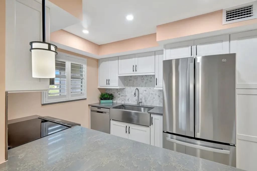 1610 Middle Gulf Drive Sanibel FL 33957