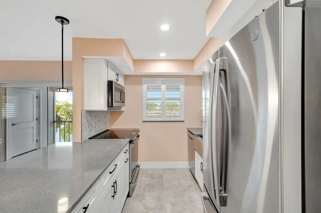 1610 Middle Gulf Drive Sanibel FL 33957