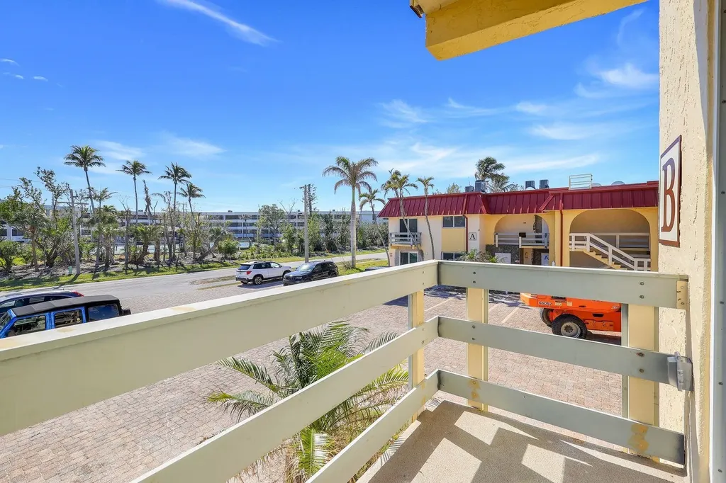 1610 Middle Gulf Drive Sanibel FL 33957