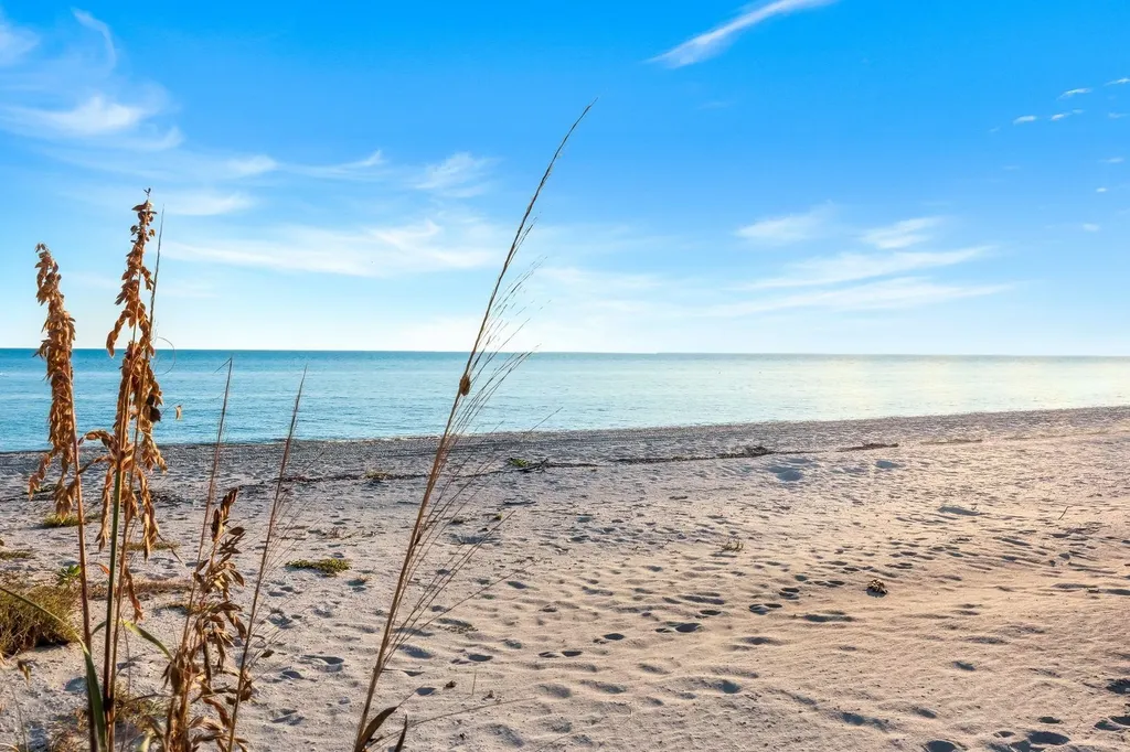 1610 Middle Gulf Drive Sanibel FL 33957