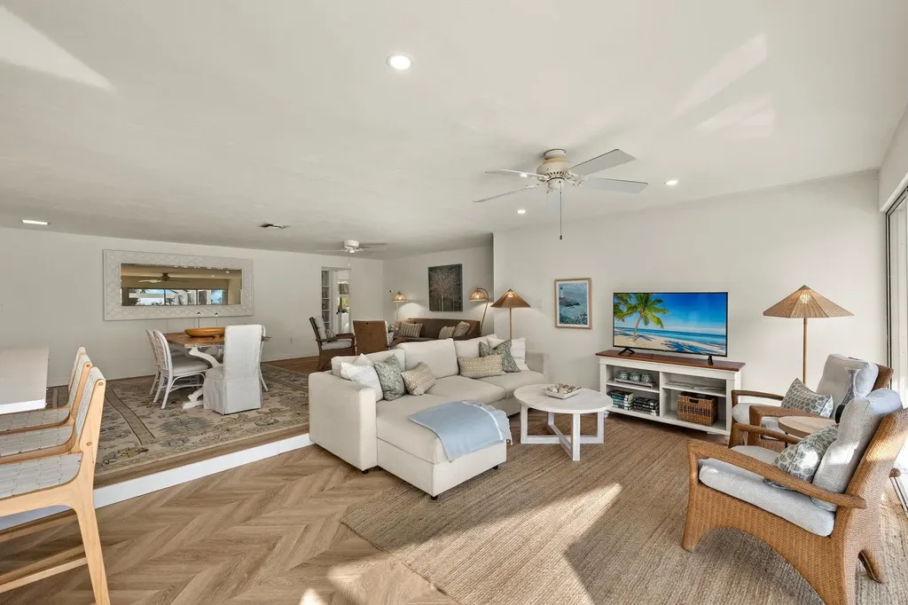 486 Lake Murex Circle Sanibel FL 33957