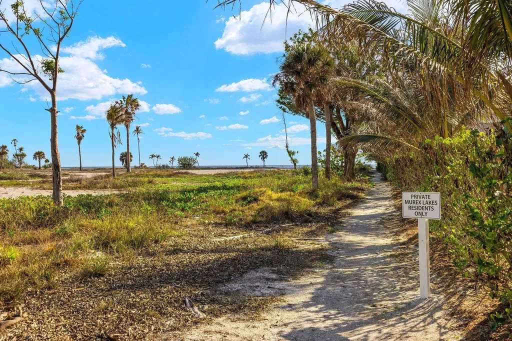 486 Lake Murex Circle Sanibel FL 33957