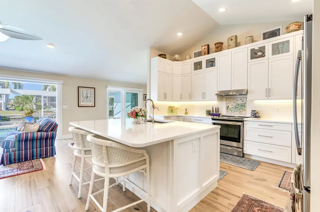 734 Sand Dollar Drive Sanibel FL 33957