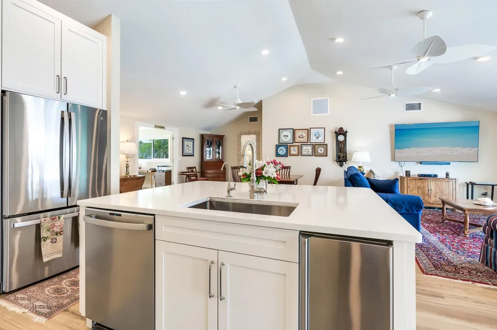 734 Sand Dollar Drive Sanibel FL 33957