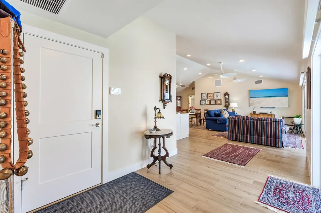 734 Sand Dollar Drive Sanibel FL 33957