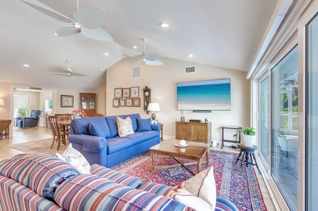 734 Sand Dollar Drive Sanibel FL 33957