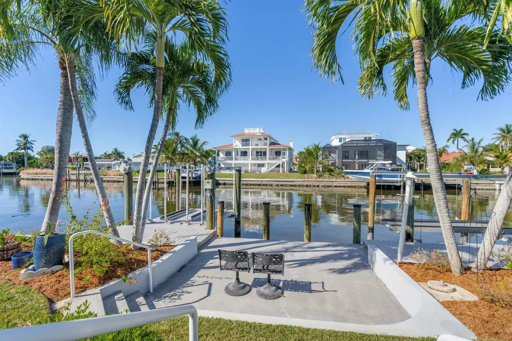 734 Sand Dollar Drive Sanibel FL 33957