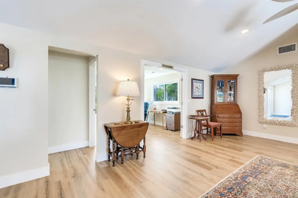 734 Sand Dollar Drive Sanibel FL 33957