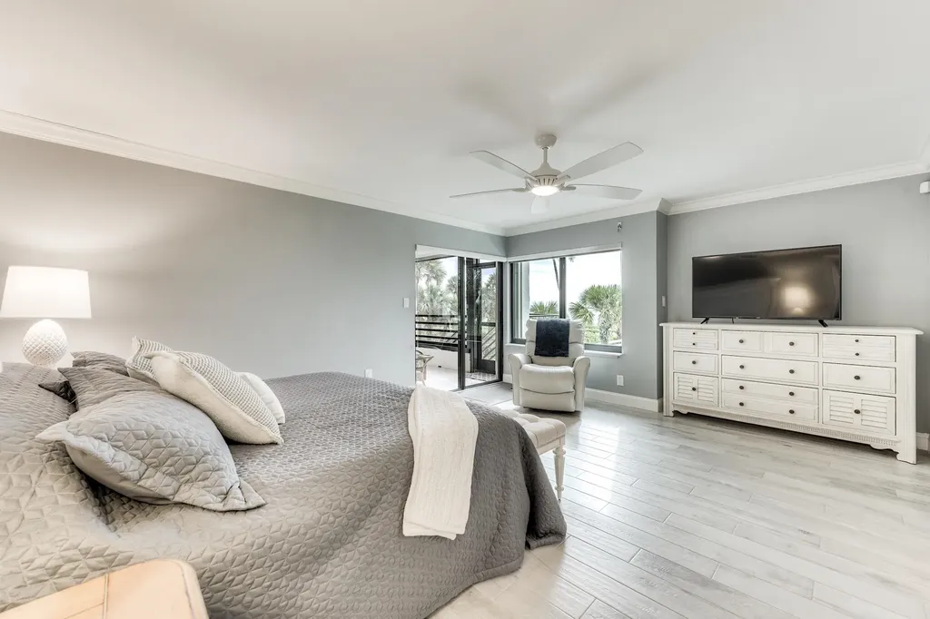 1605 Middle Gulf Drive Sanibel FL 33957